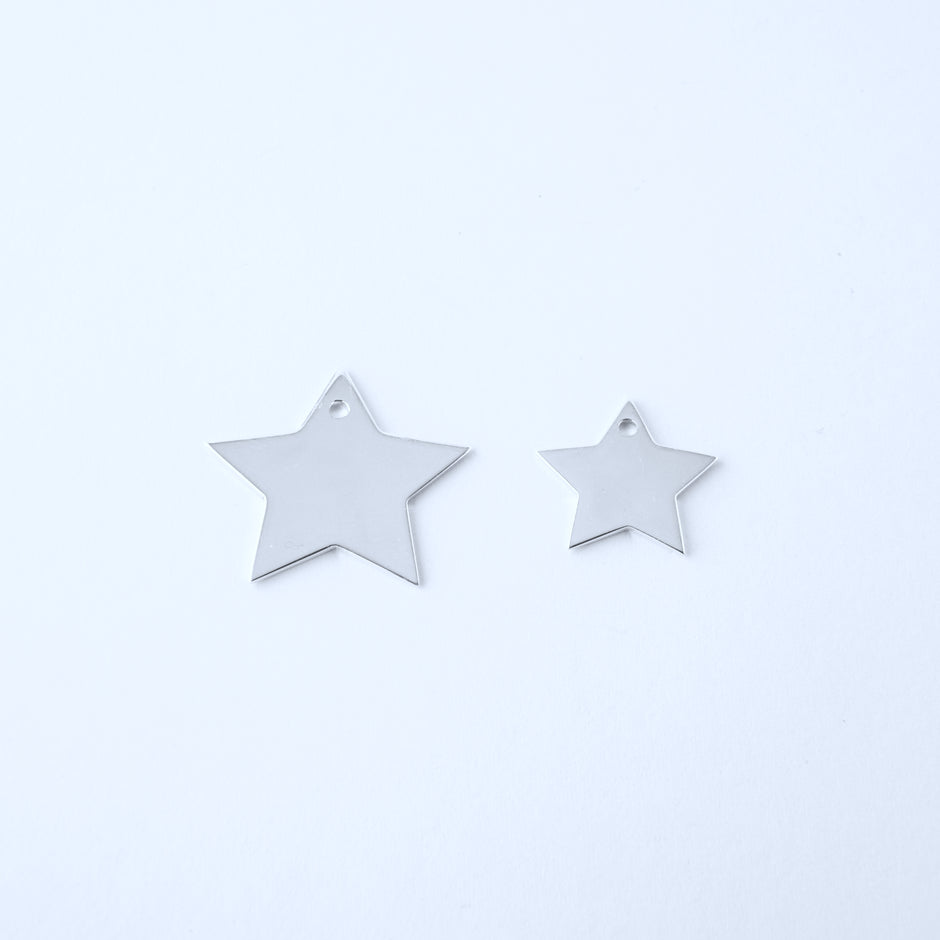 Star-shaped silver pendants medium and small